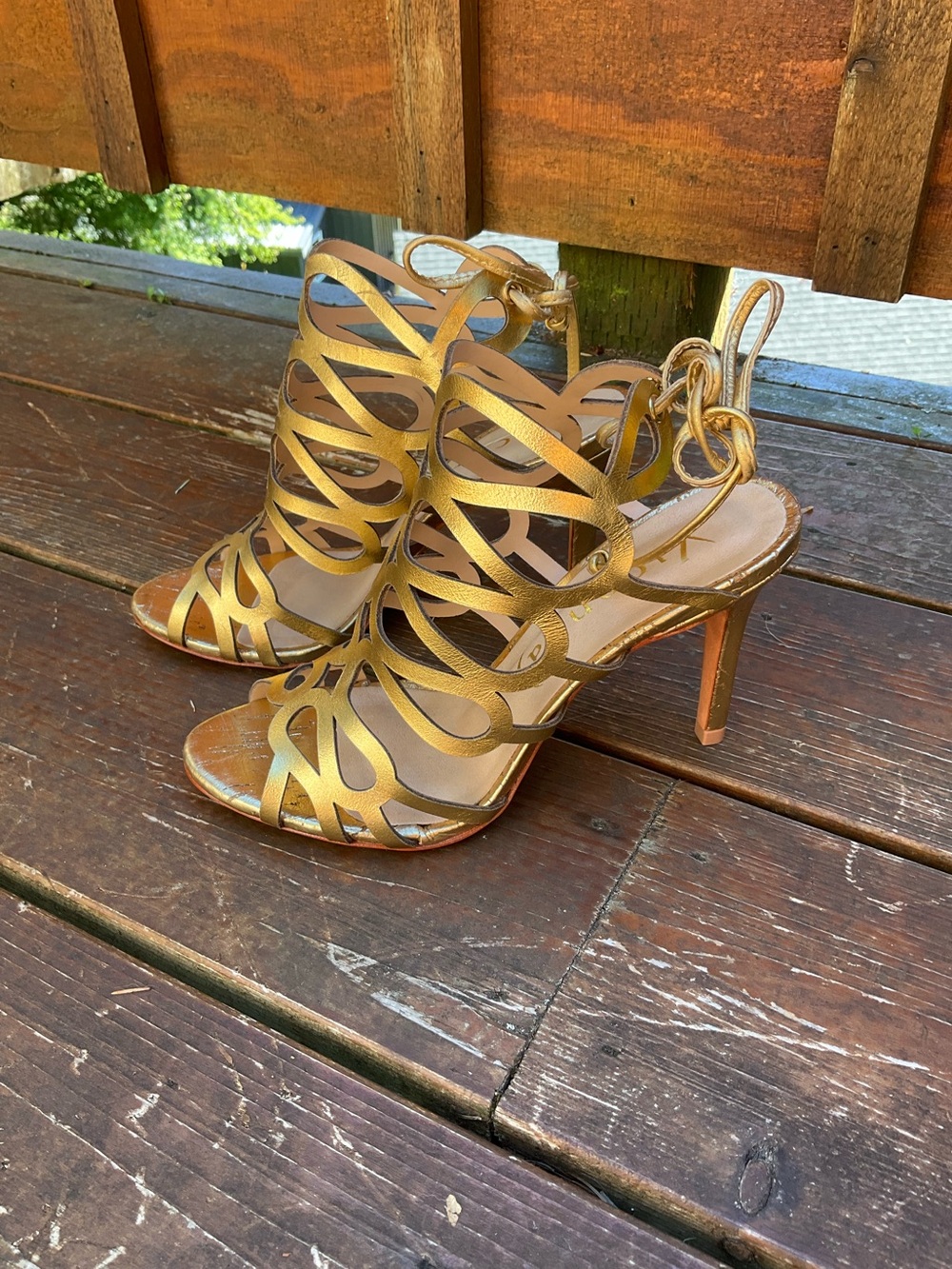 NWT Vicenza Leather Sandals Heels